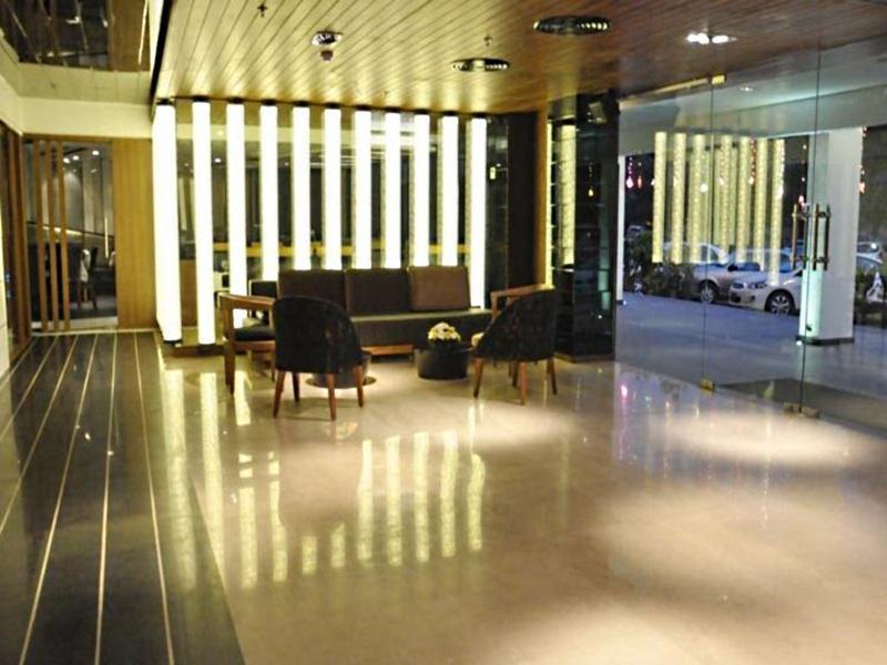 Hotel Gk International Chandigarh Ngoại thất bức ảnh