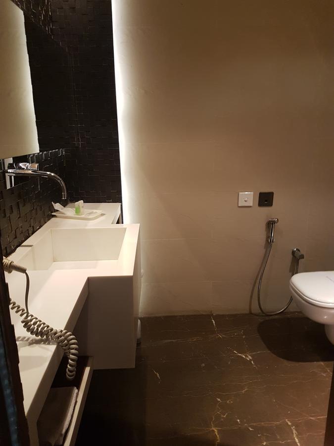 Hotel Gk International Chandigarh Ngoại thất bức ảnh