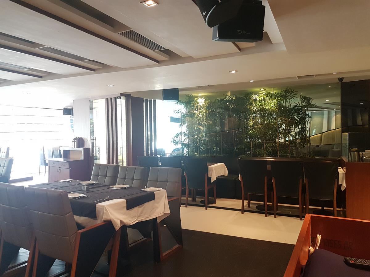 Hotel Gk International Chandigarh Ngoại thất bức ảnh