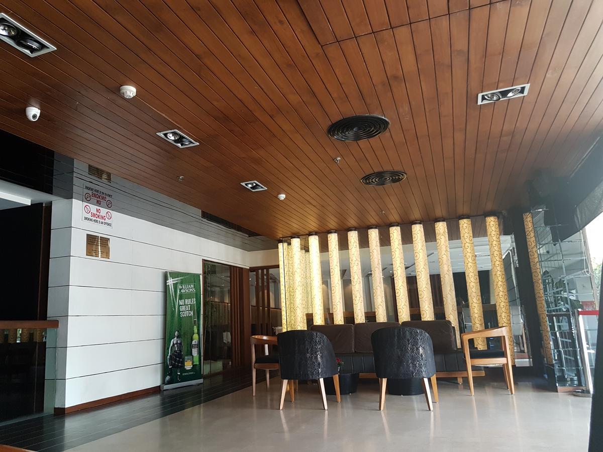 Hotel Gk International Chandigarh Ngoại thất bức ảnh