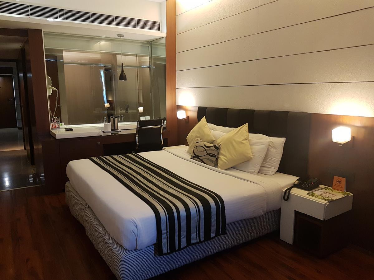 Hotel Gk International Chandigarh Ngoại thất bức ảnh